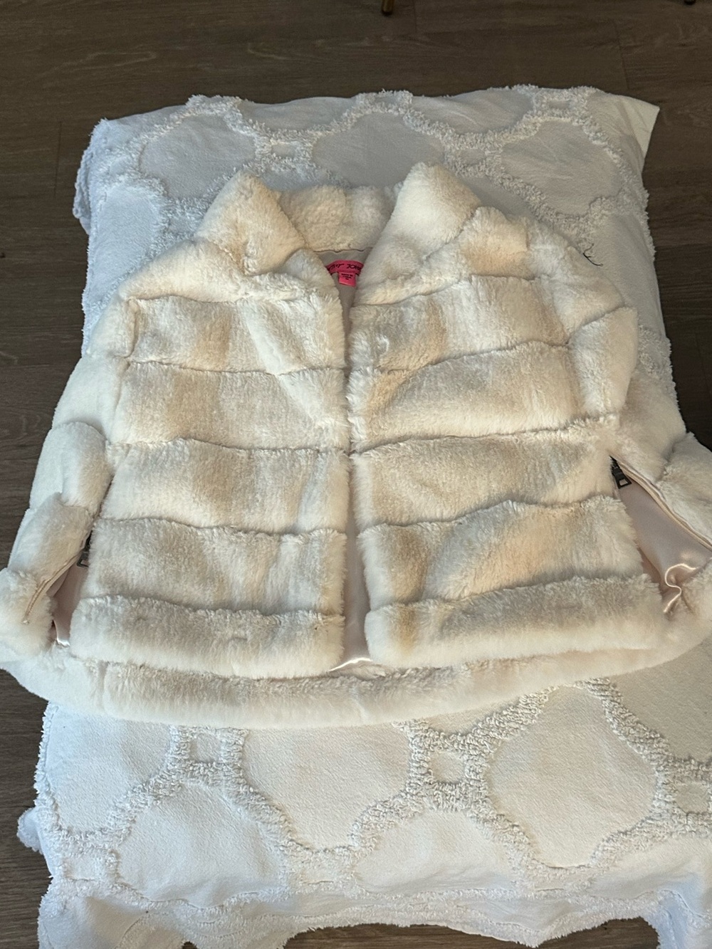 Betsey Johnson Cream Faux Fur Teddy Jacket